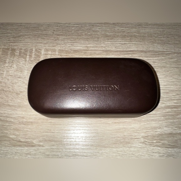 💯PRICE IS FIRM! LOUIS VUITTON POPPY BROWN SUNNIES - COMES WITH HARD CASE - Picture 9 of 16